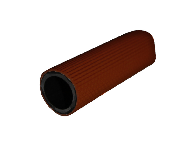 IW06 - čierna gumová hadica na vodu